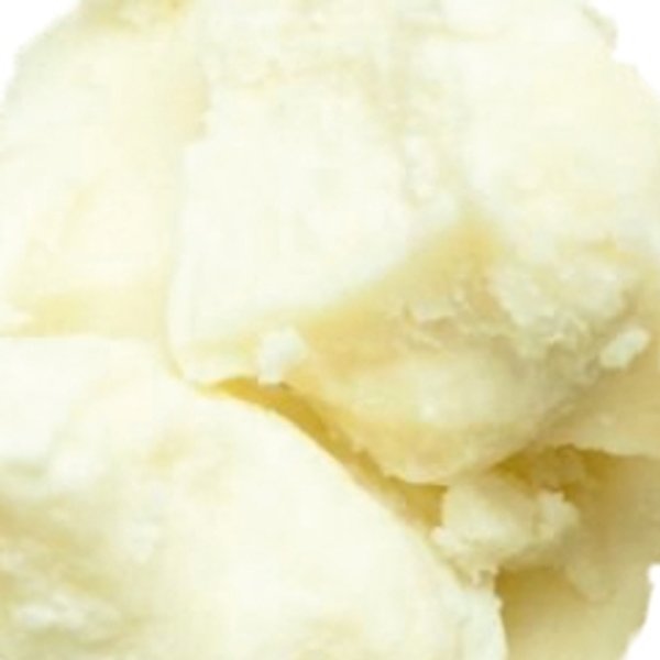 Lipikar Balm AP+M fra La Roche-Posay indeholder Shea Butter (sheasmør), som giver næring og fugter huden.